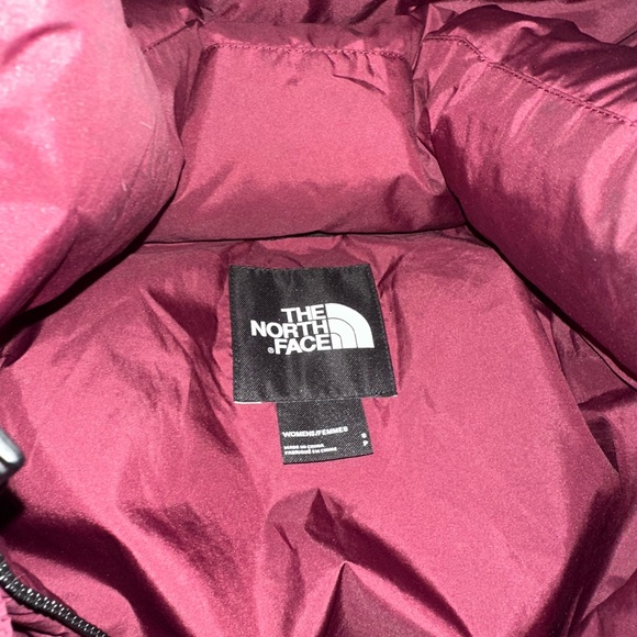 North Face Puffer Jacket with Hood - Picture 11 of 12
